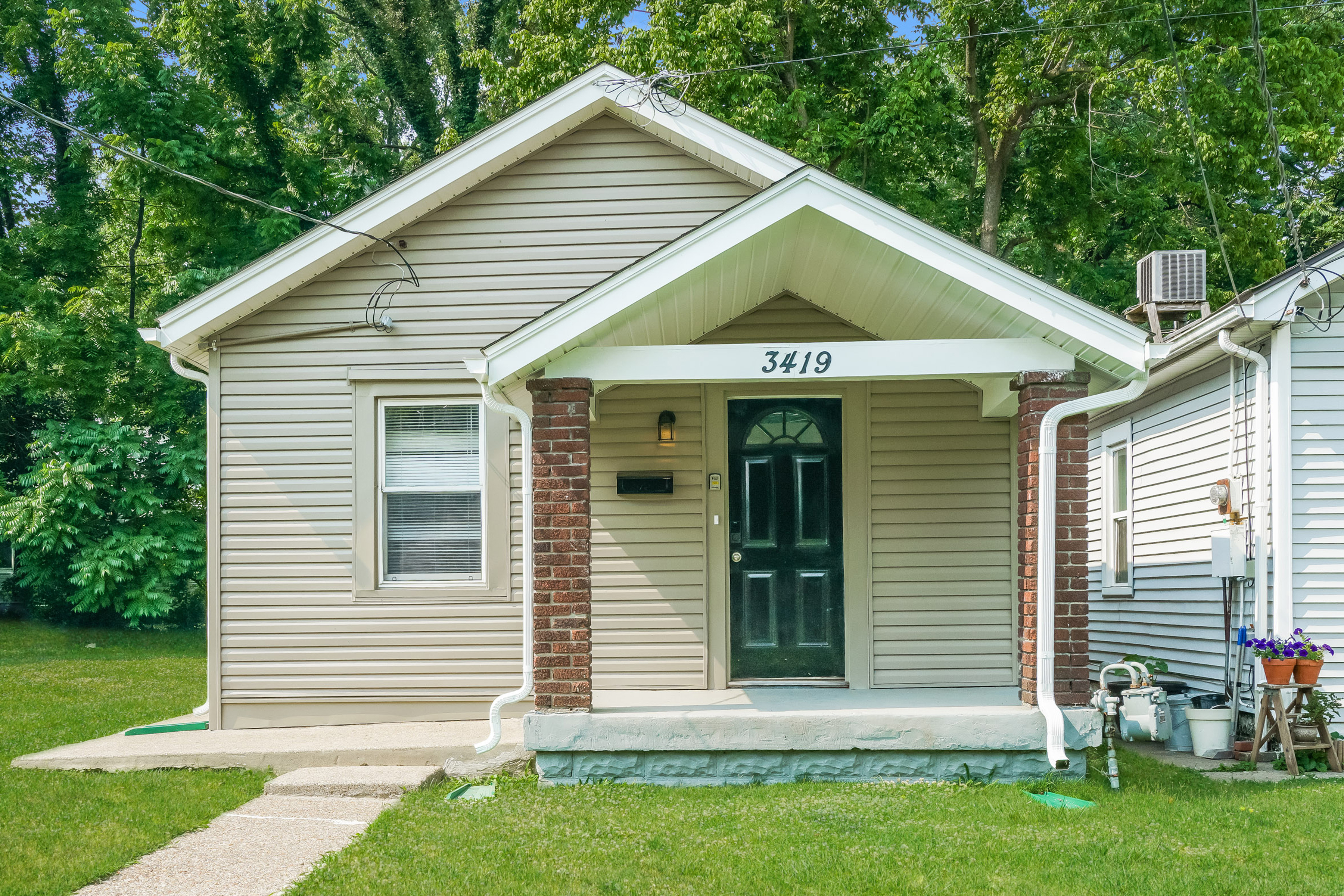 3419 Duncan St Louisville, KY 40212